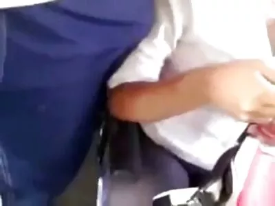 સ્કૂલની છોકરીની ધરપકડ તેના પ્રોફેસરને સારા  માર્ક્સ માટે કરે છે