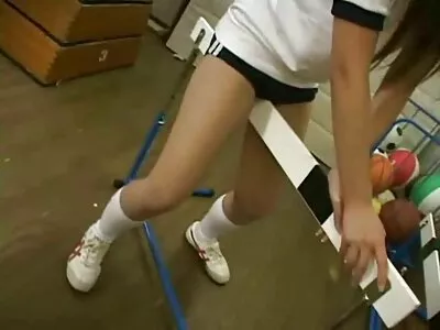 સોનેરી છોકરી deepંડા blowjob આપ્યા પછી ગર્દભ માં fucked કરવામાં આવી રહી છે બીપી વીડીયો સેકસી